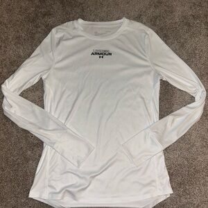 New Women’s Small White Under Armour Performance Athletic Tee